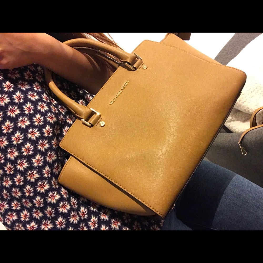 Micael Kors bag, beige